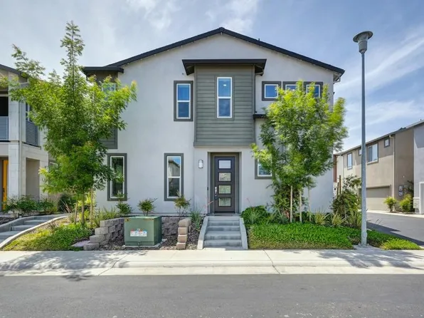 9932 Del Surf Ln, Elk Grove, CA 95757