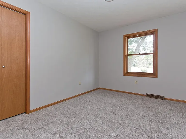 3380 Balsam Ct NE — Photo 13
