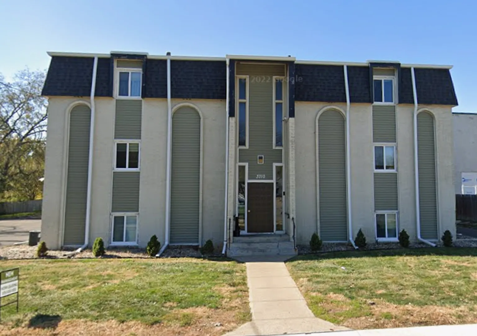 Flats on 56th — Photo 1