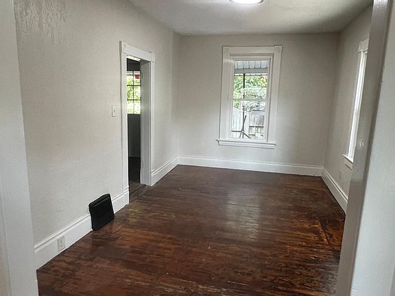 4th image of 18 Gunnison Ave SW #18