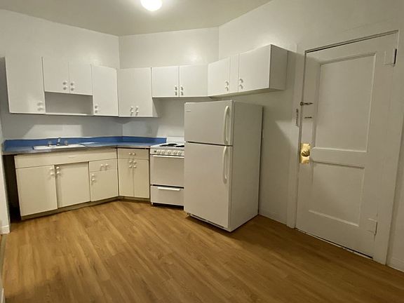landlord_unit_photo_48306940_3