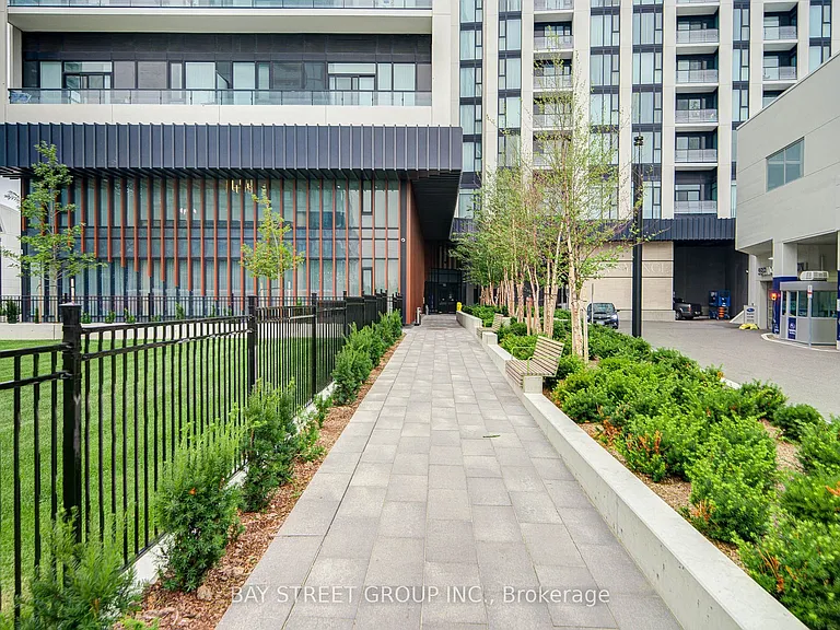 5858 Yonge St #2023 — Photo 2