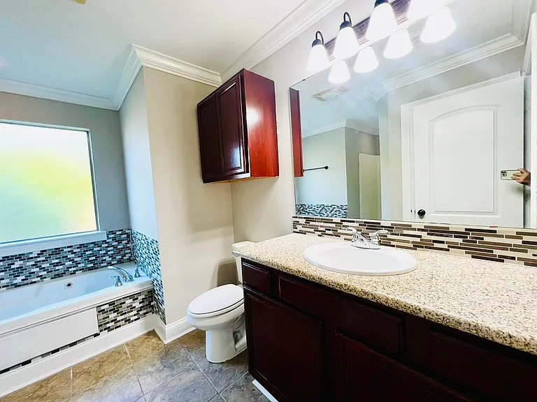 204 King Arthurs Way — Photo 12
