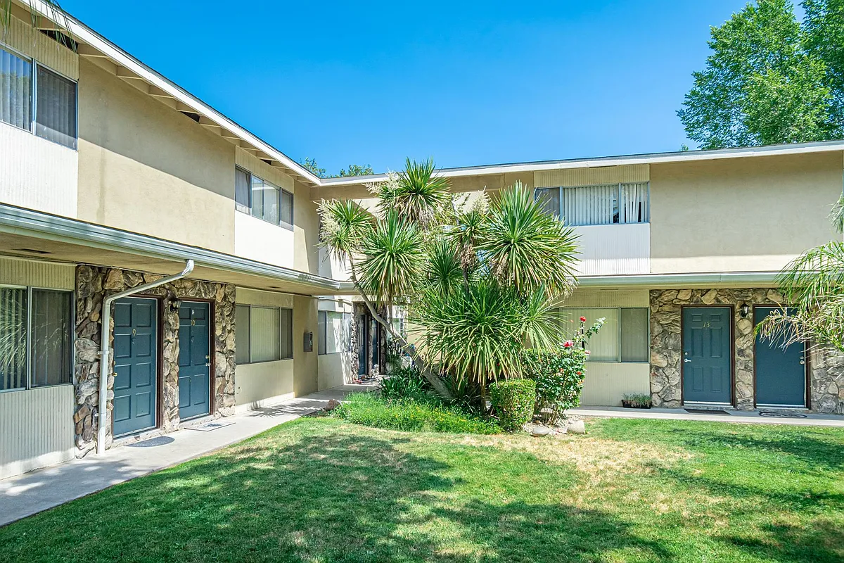 Building Photo - OakHill Townhomes