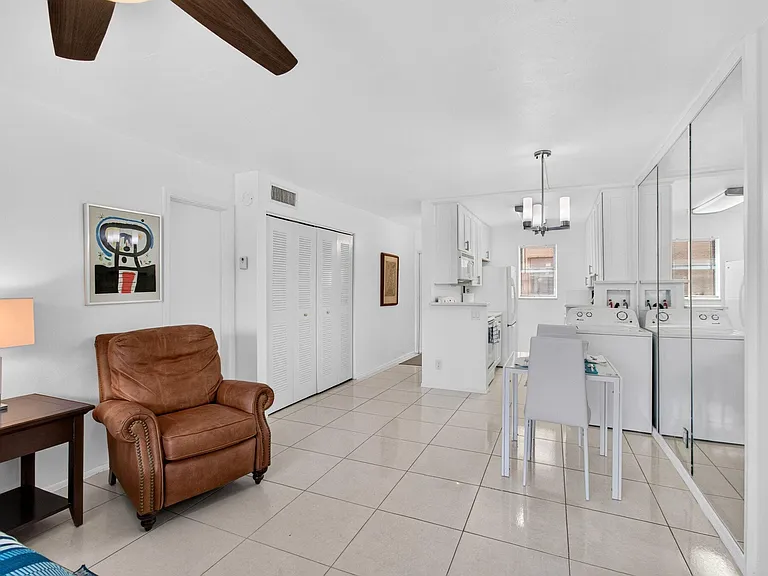 550 SW 2nd Ave #125 — Photo 8