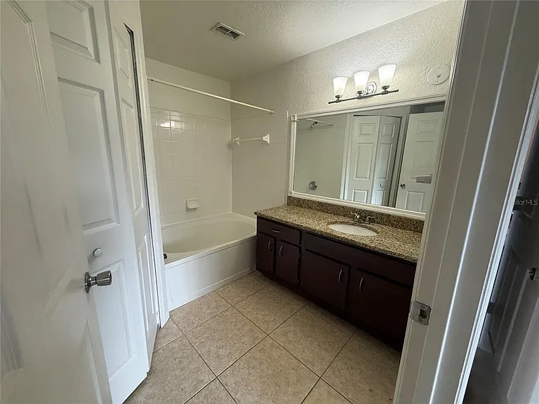 Plantation Park Cir — Photo 20