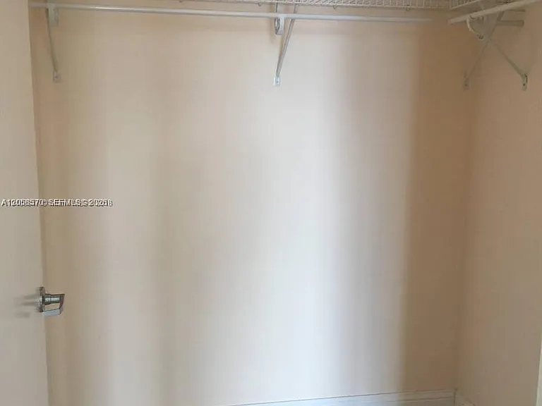 90 SW 3rd St #3910 — Photo 10
