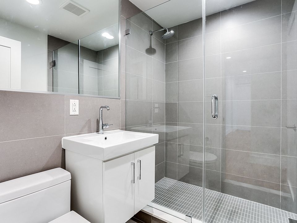 501 12th street luxury bathroom