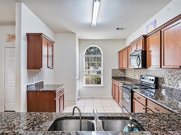5th image of 11802 Belle Ct