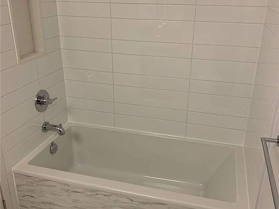5th image of 38 Iannuzzi St #1509