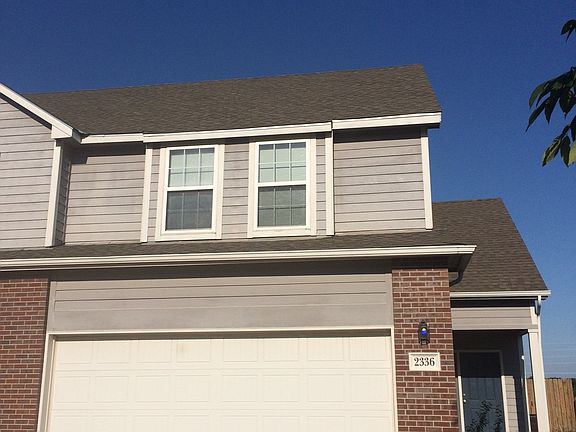 4th image of 2336 Surrey Dr