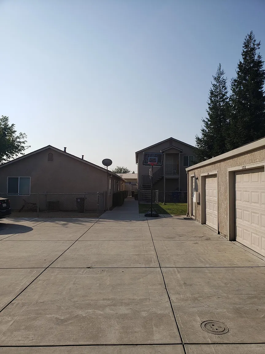 132 Lupton St photo 1