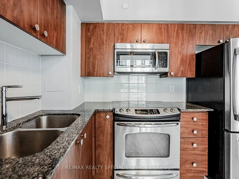 215 Sherway Gardens Rd #1607 — Photo 9