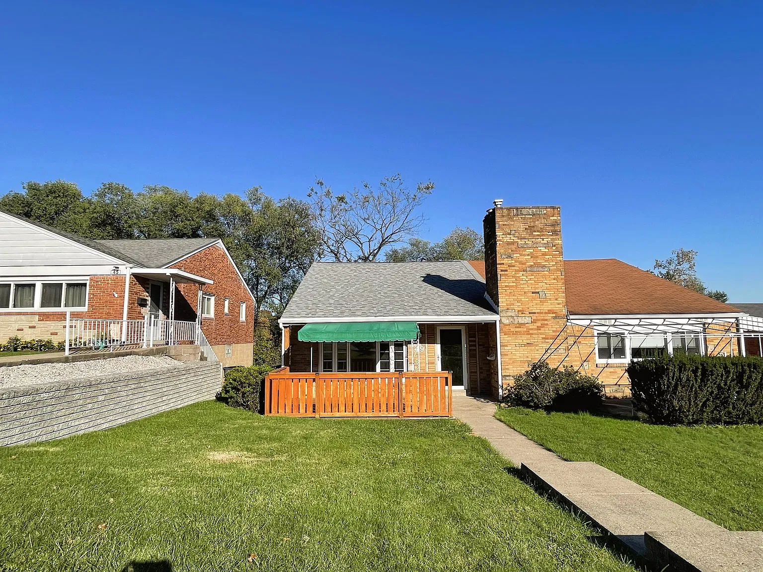 3 bed, 940 sqft, $1,700 — Photo 1