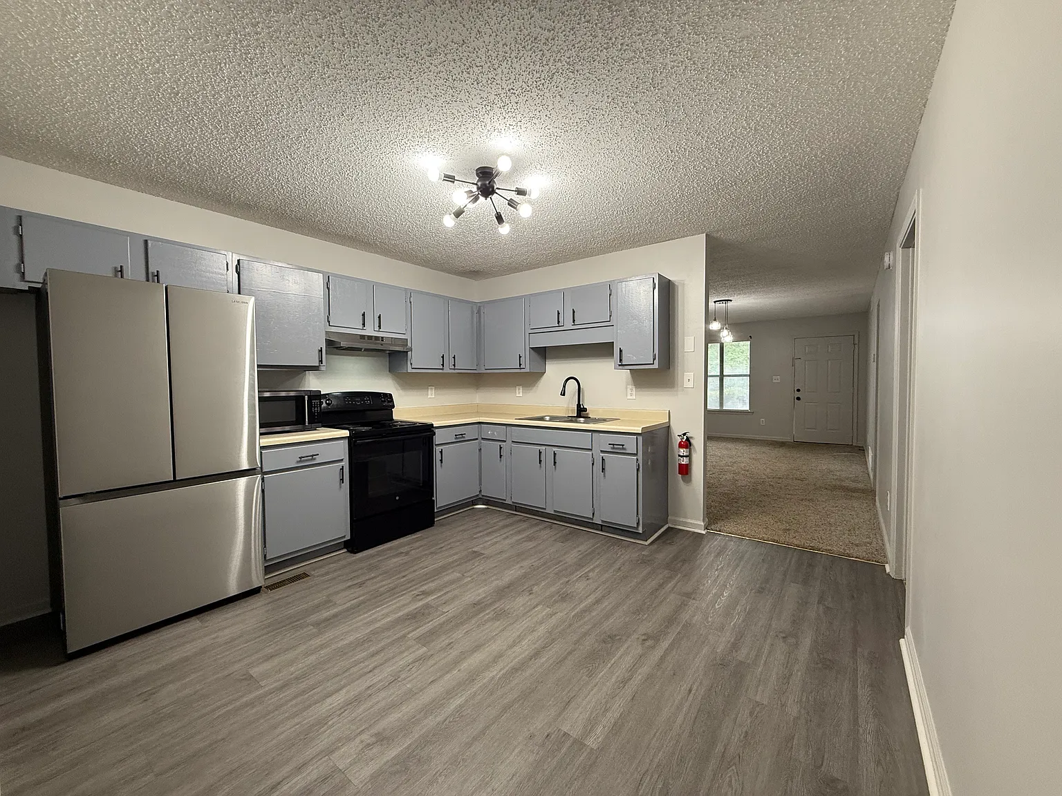 2 bed, 900 sqft, $1,299 — Photo 1
