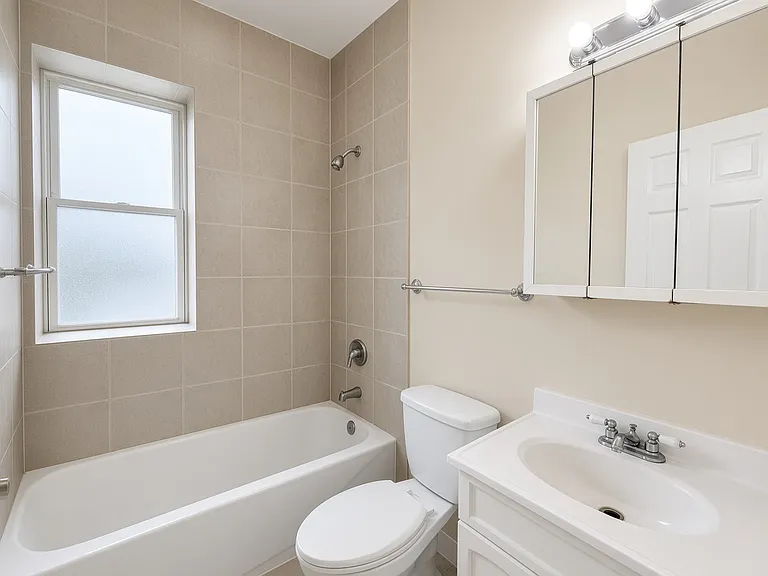 3347 W Wilson Ave #3N — Photo 9