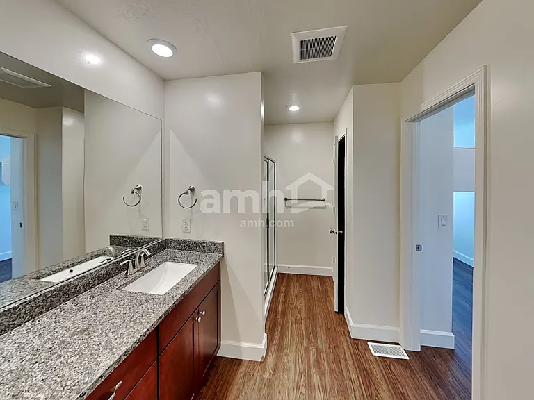2054 E Silverado Ln — Photo 10