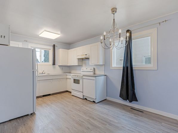 176 Clyde Rd, Winnipeg, MB R2L 2A3