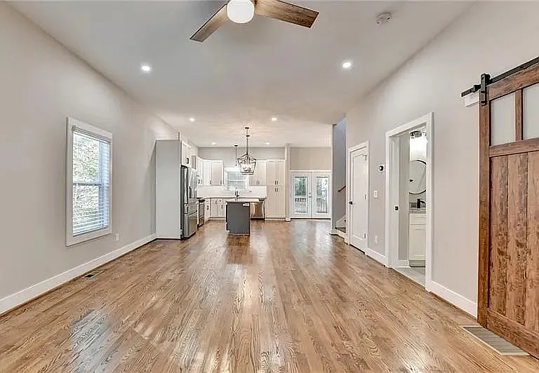 978 Palmetto Ave SW — Photo 17