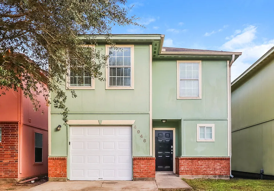 4946 N Cancun Dr