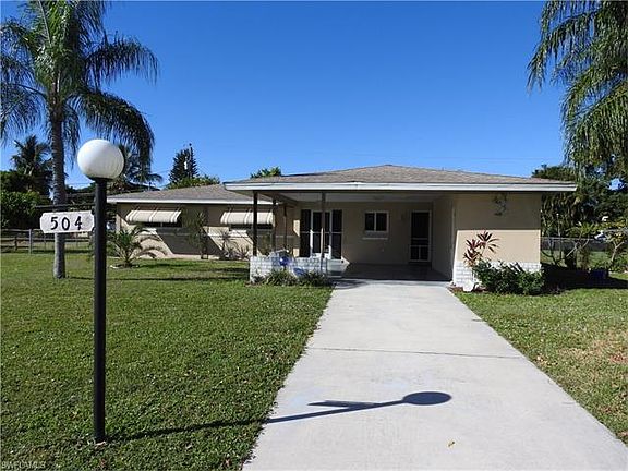 2nd image of 504 NE 13th Pl