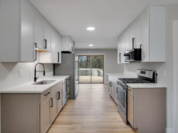 13220 Findlay Ave, Apple Valley, MN 55124