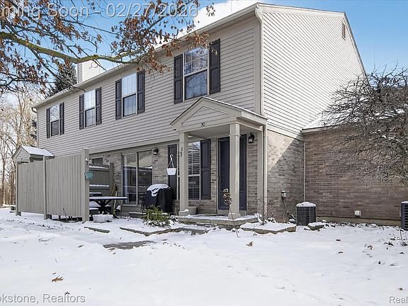 2nd image of 30 Pine Tree Ridge Dr Unit 2