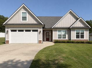 51 Wofford Rd, Taylors, SC 29687