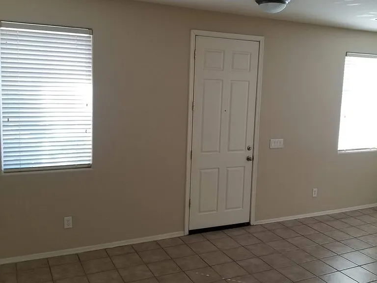 6616 W Adams St — Photo 2
