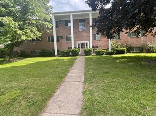 910 E Jolly Rd #5, Lansing, MI 48910