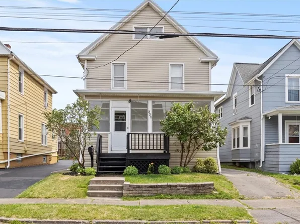 231 W Elm St, East Rochester, NY 14445