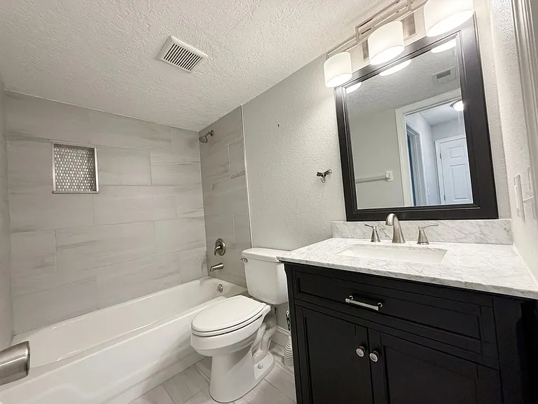 150 Killarney Bay Ct #5 — Photo 11