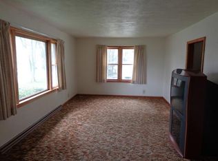 9419 N Oakwood Dr, Whitewater, WI 53190