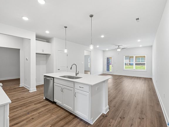 2nd image of 3130 Mead Way SE