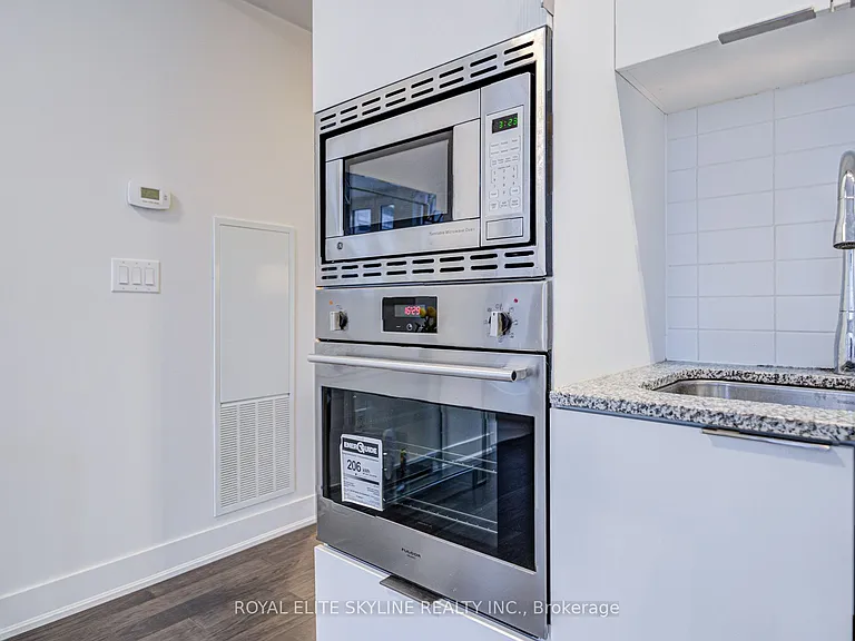 955 Bay St #310 — Photo 23