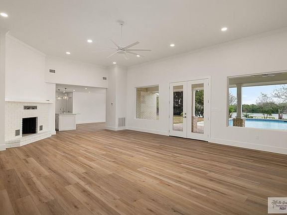 5th image of 34732 Kretz Rd Unit 2