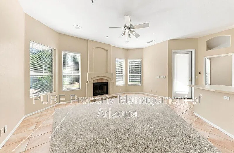 4 bed, 2.5 bath, 2383 sqft, $2,950 — Photo 2