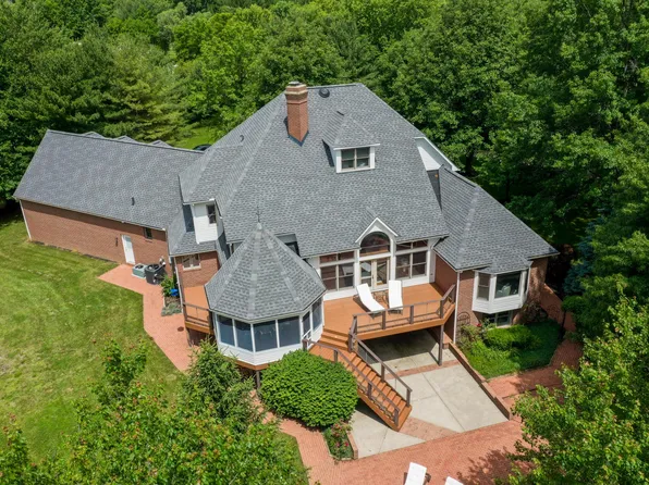 8290 Dustin Rd, Galena, OH 43021