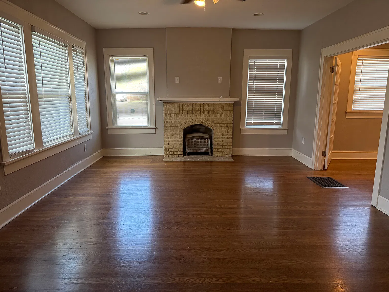 3 bed, 2104 sqft, $1,700 — Photo 3