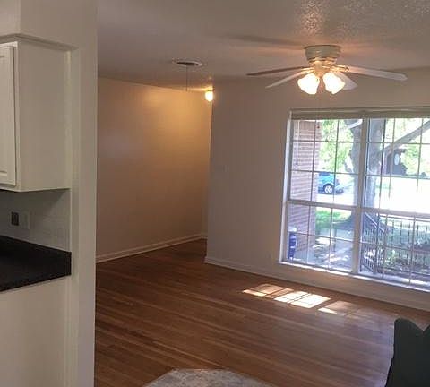 2nd image of 948 Pebblebrook Dr
