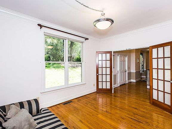 4th image of 5736 Glen Forest Dr
