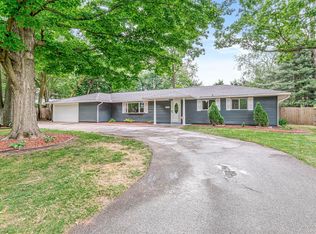 52606 Highland Dr, South Bend, IN 46635