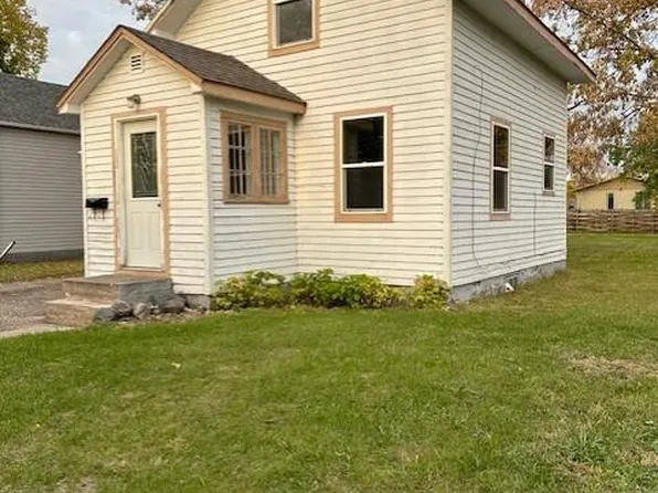 608 Saint Paul Ave S, Thief River Falls, MN 56701