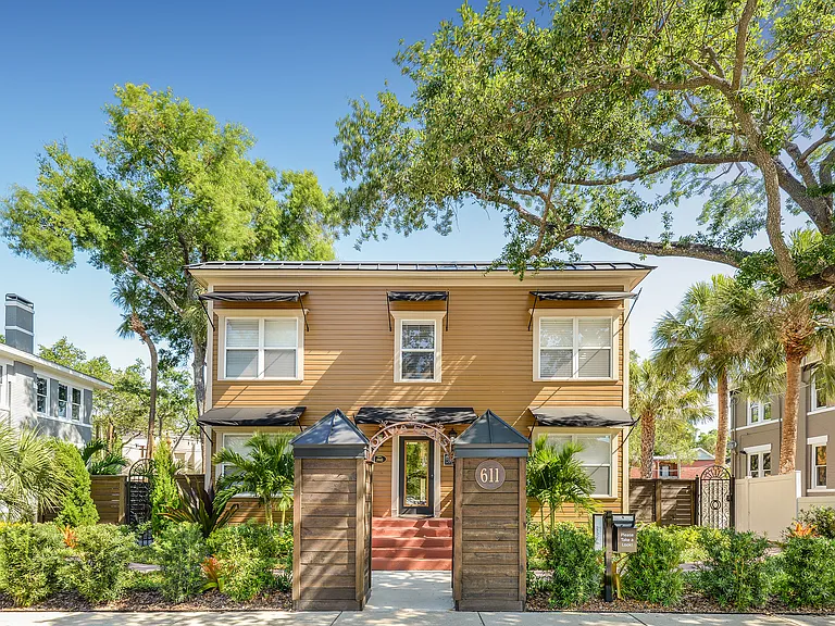 611 W De Leon St #D — Photo 1