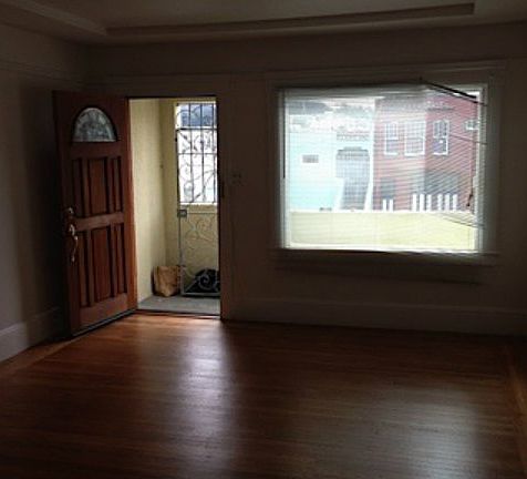 3rd image of 630 Edinburgh St