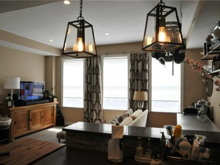 945 2nd Ave #PENTHOUSE — Photo 4