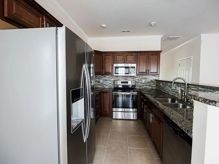 710 Central Park Ave — Photo 13