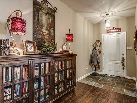 3rd image of 6747 Livorno Ln