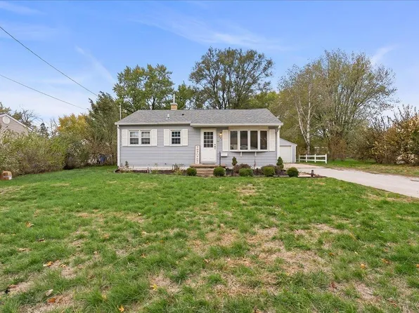 221 1st St, Washburn, IA 50702