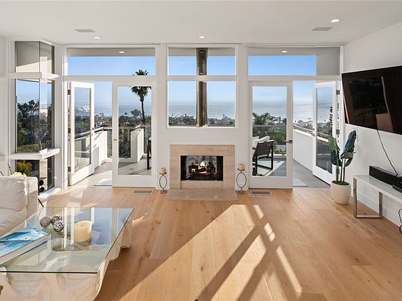 5th image of 1061 Skyline Dr